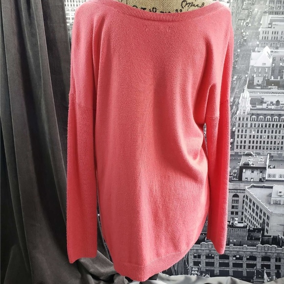 A/E Peach V Neck Relaxed Fit Sweater Ladies Large - Picture 3 of 7
